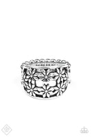 Crazy About Daisies Silver Ring